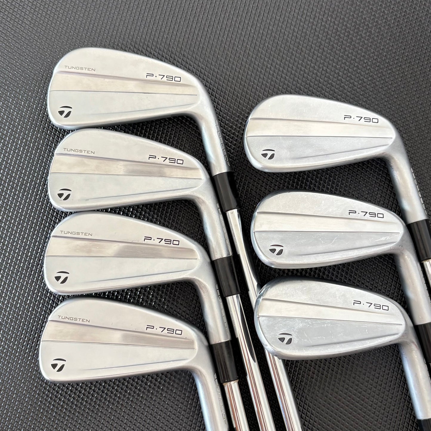 TAYLORMADE P790 2023 IRON SET