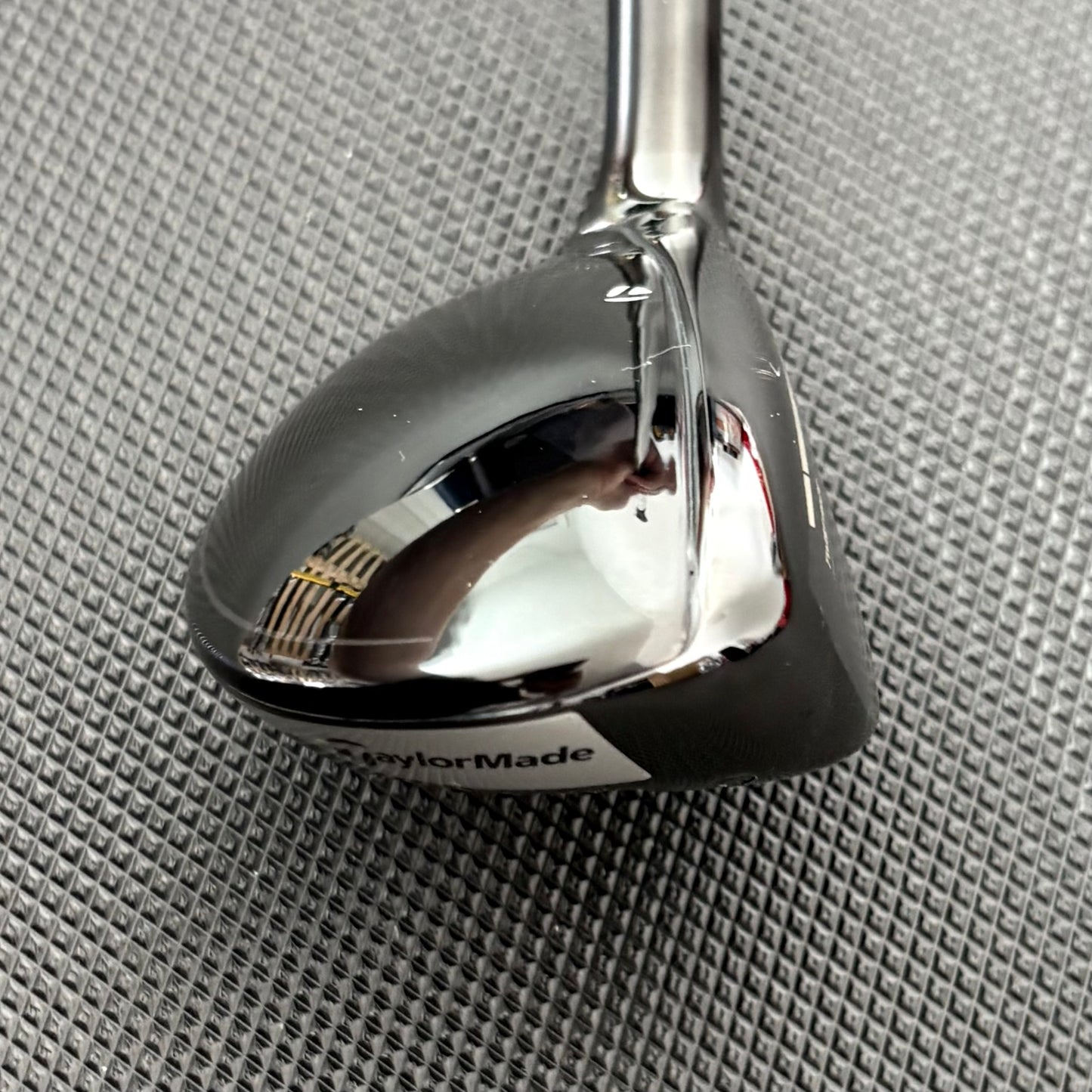 TAYLORMADE QI10 4 HYBRID (22 DEGREE)
