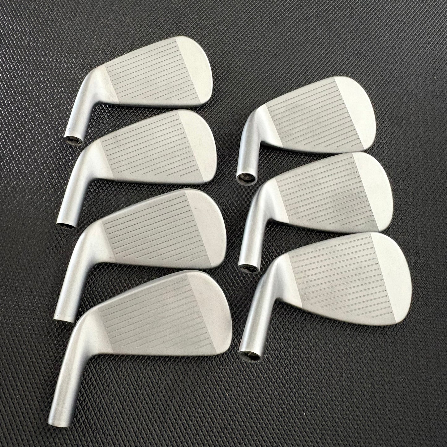TAYLORMADE P790 2023 IRON SET (HEADS ONLY)