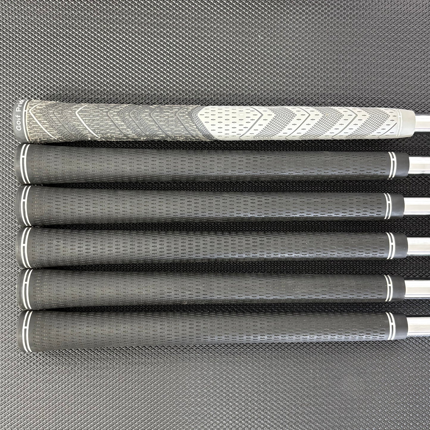 TAYLORMADE QI IRON SET