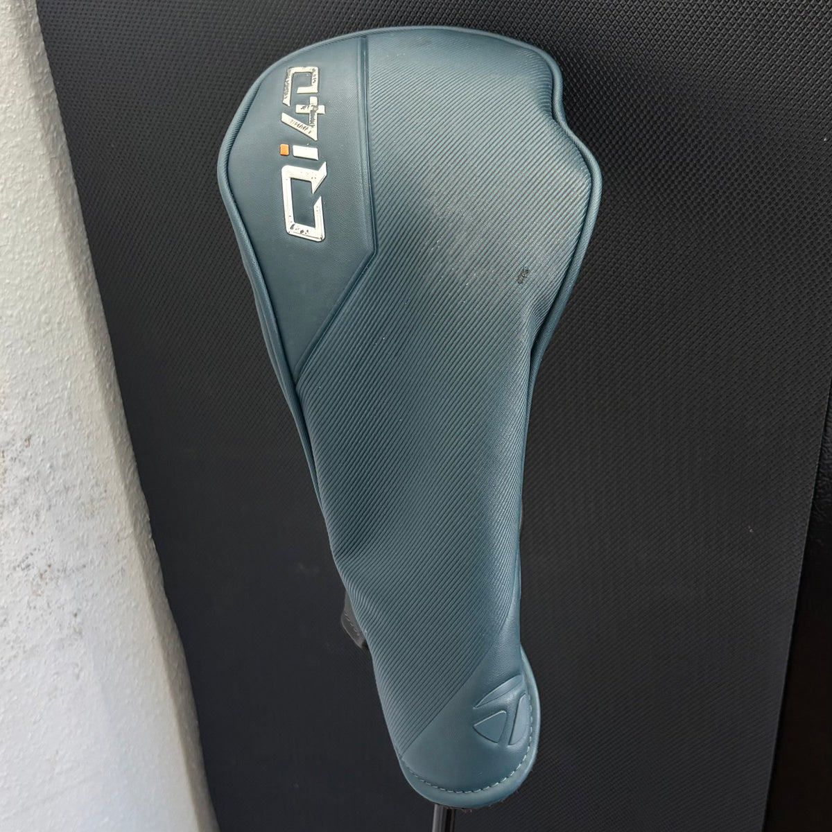 TAYLORMADE QI4D LS DRIVER (9 DEGREE) + HEADCOVER