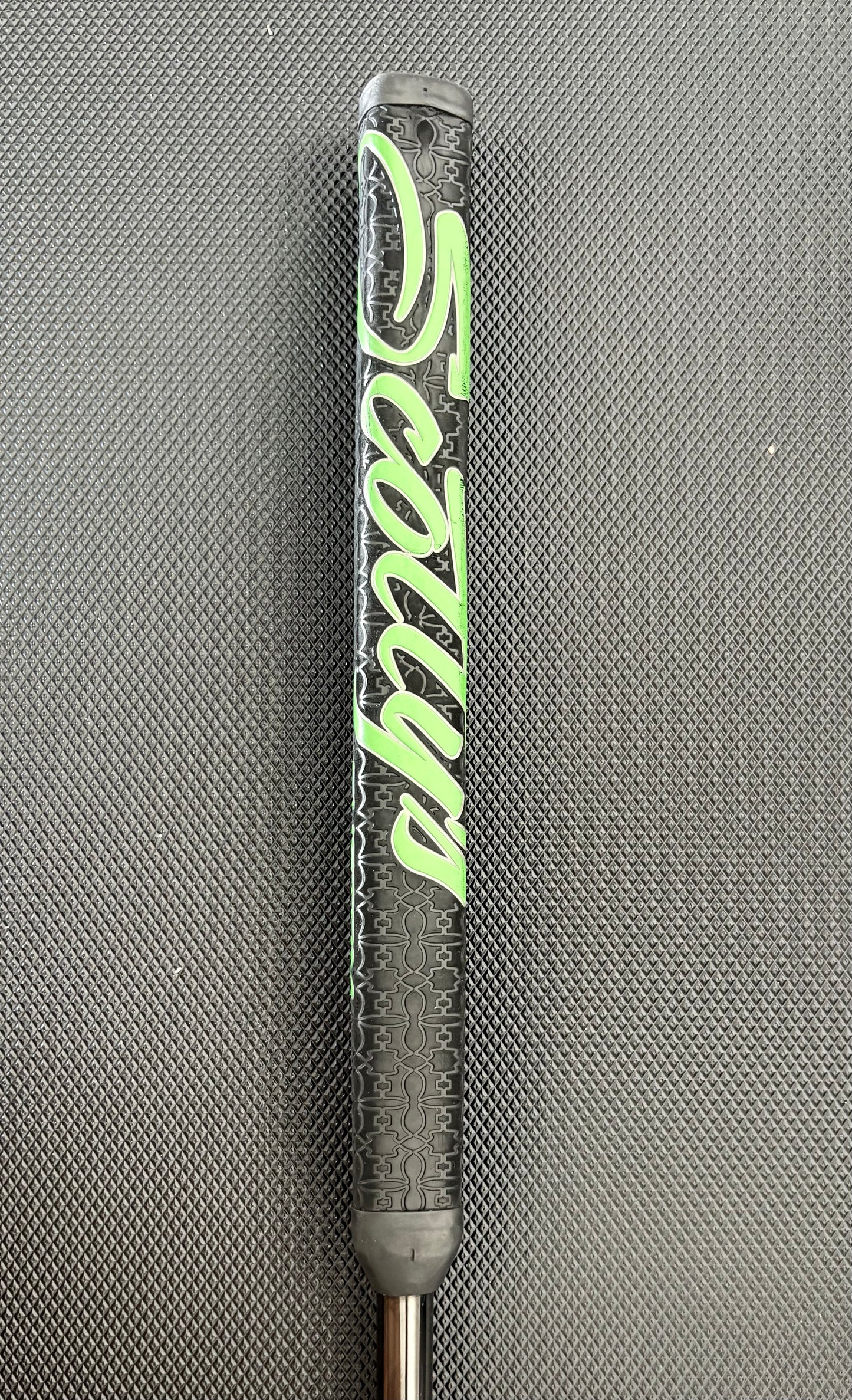 SCOTTY CAMERON LIMITED 2019 HOLIDAY PUTTER (34”) + HEADCOVER