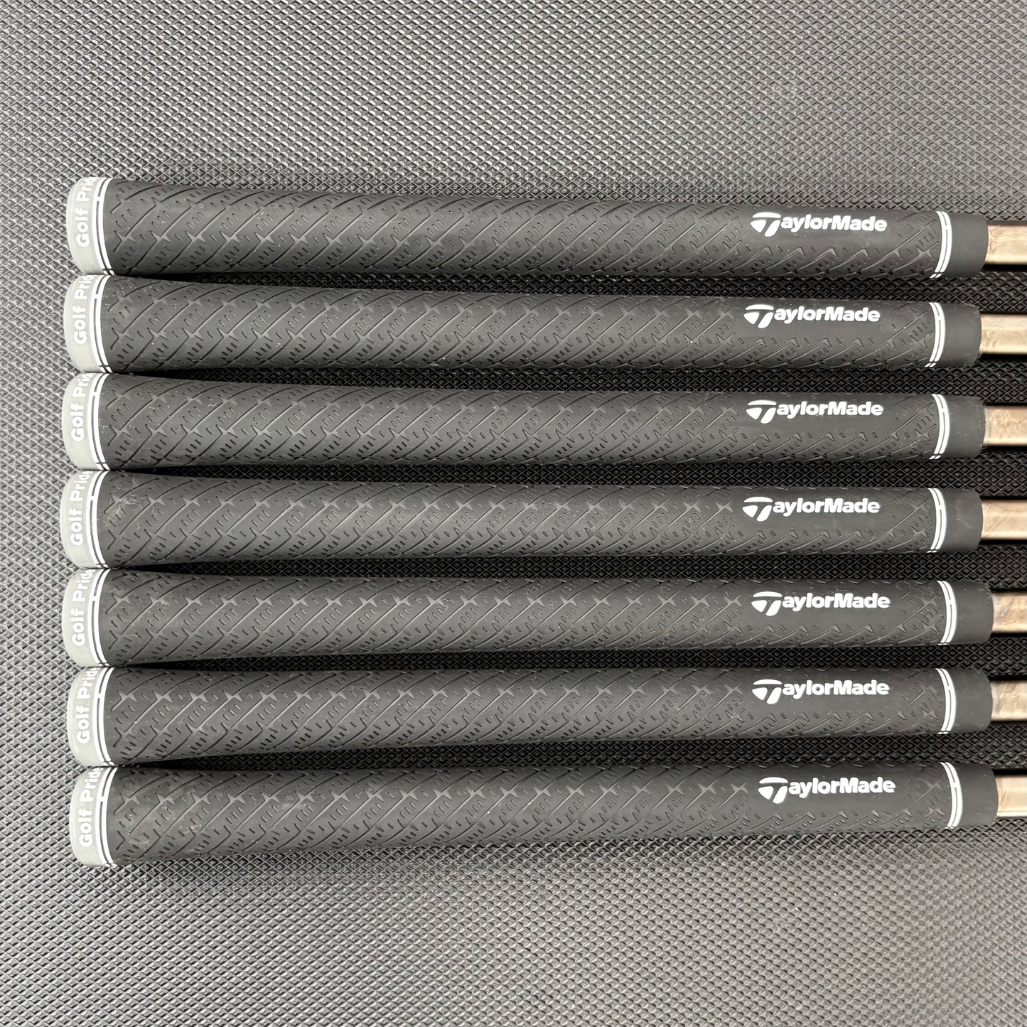 TAYLORMADE P790 BATTLE WORN IRON SET
