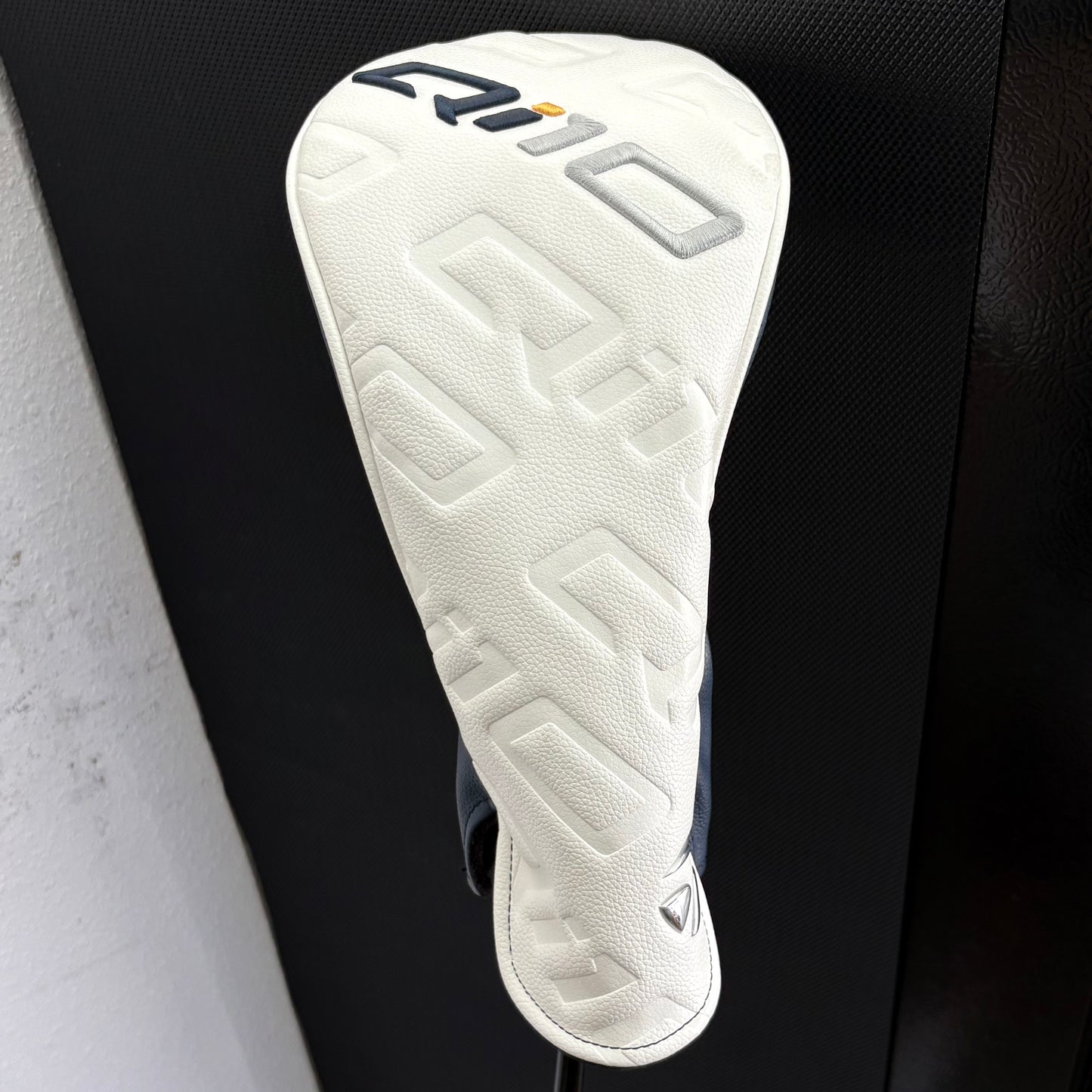 TAYLORMADE QI10 LS DRIVER (9 DEGREE) + HEADCOVER