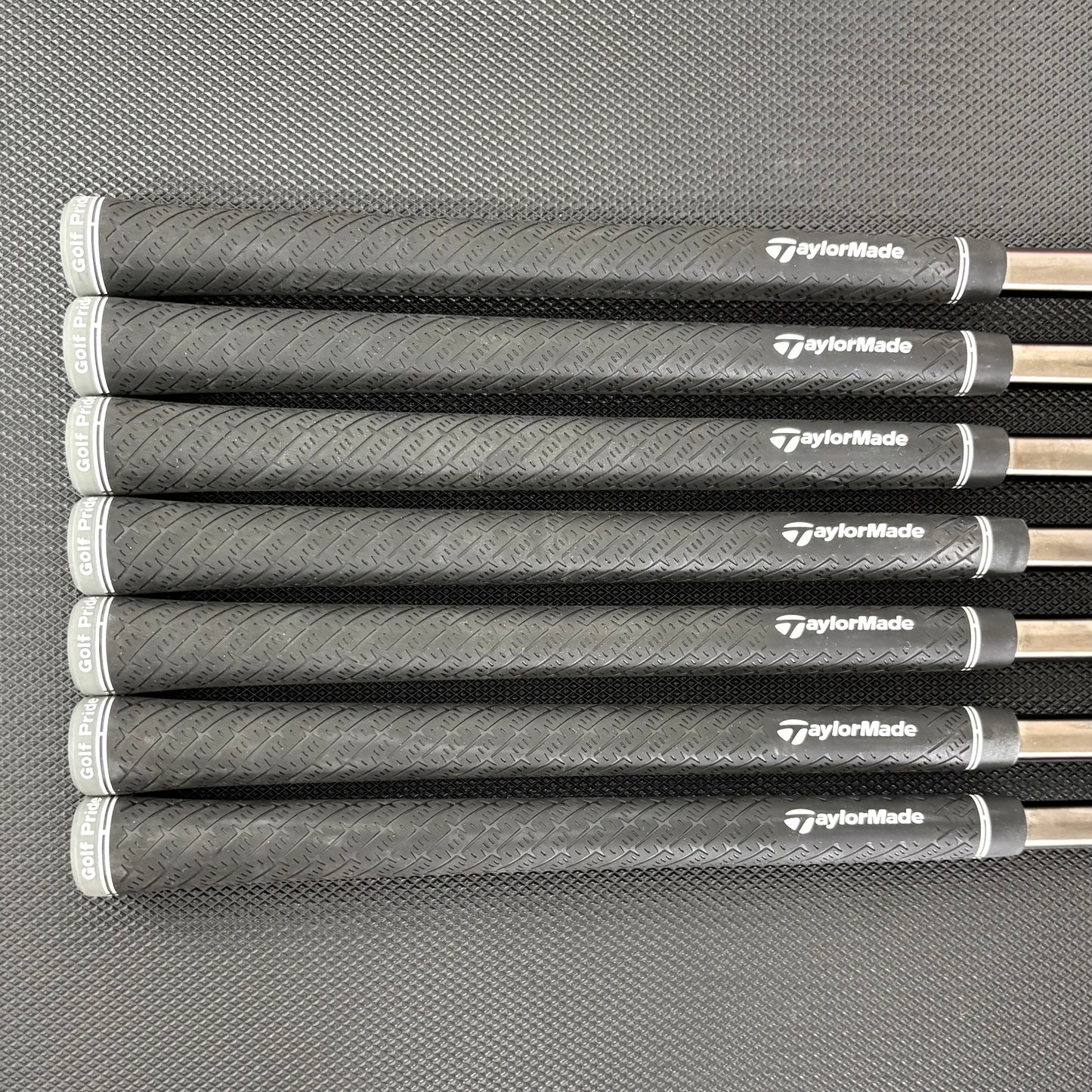 TAYLORMADE P770 BATTLE WORN IRON SET