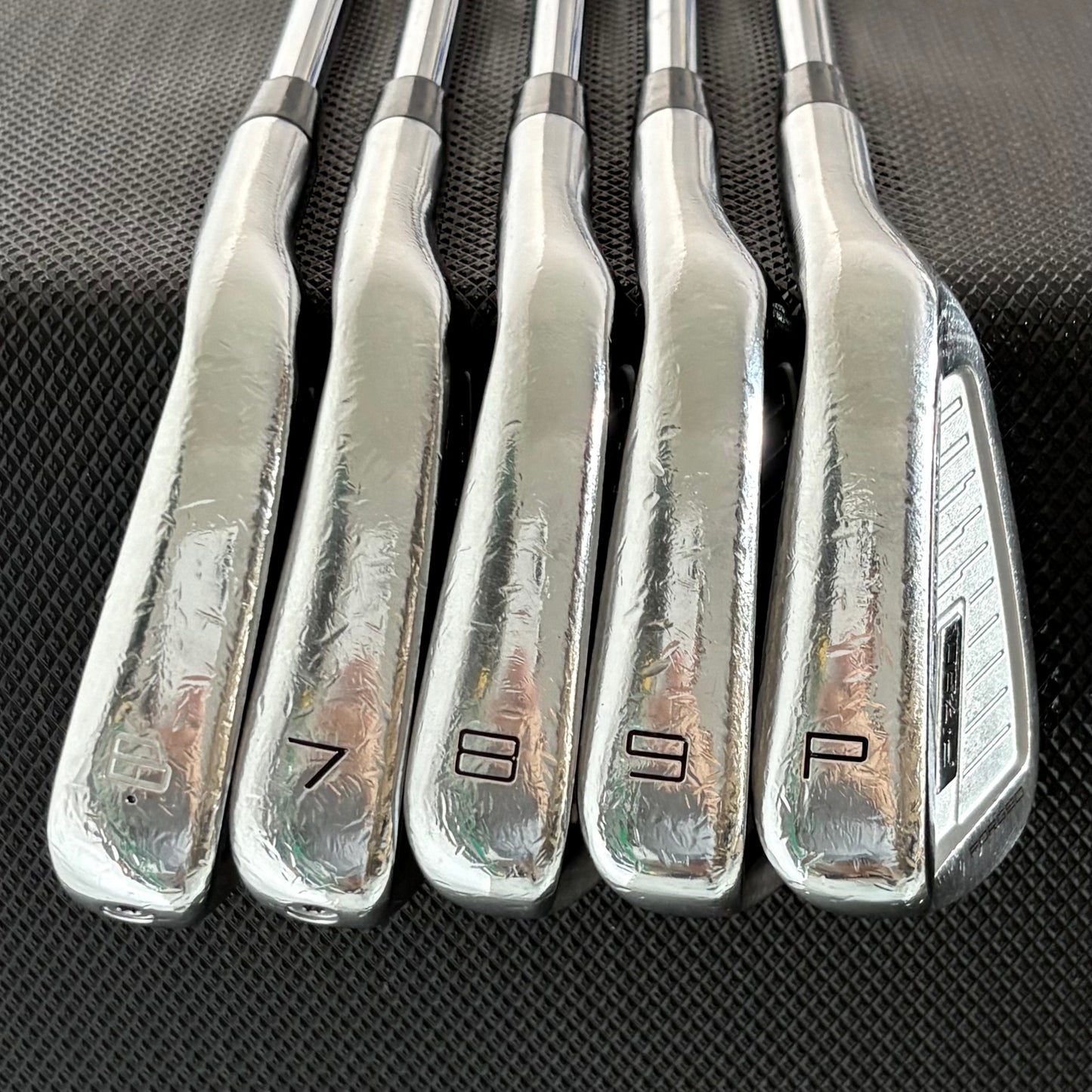 TAYLORMADE P760 IRON SET