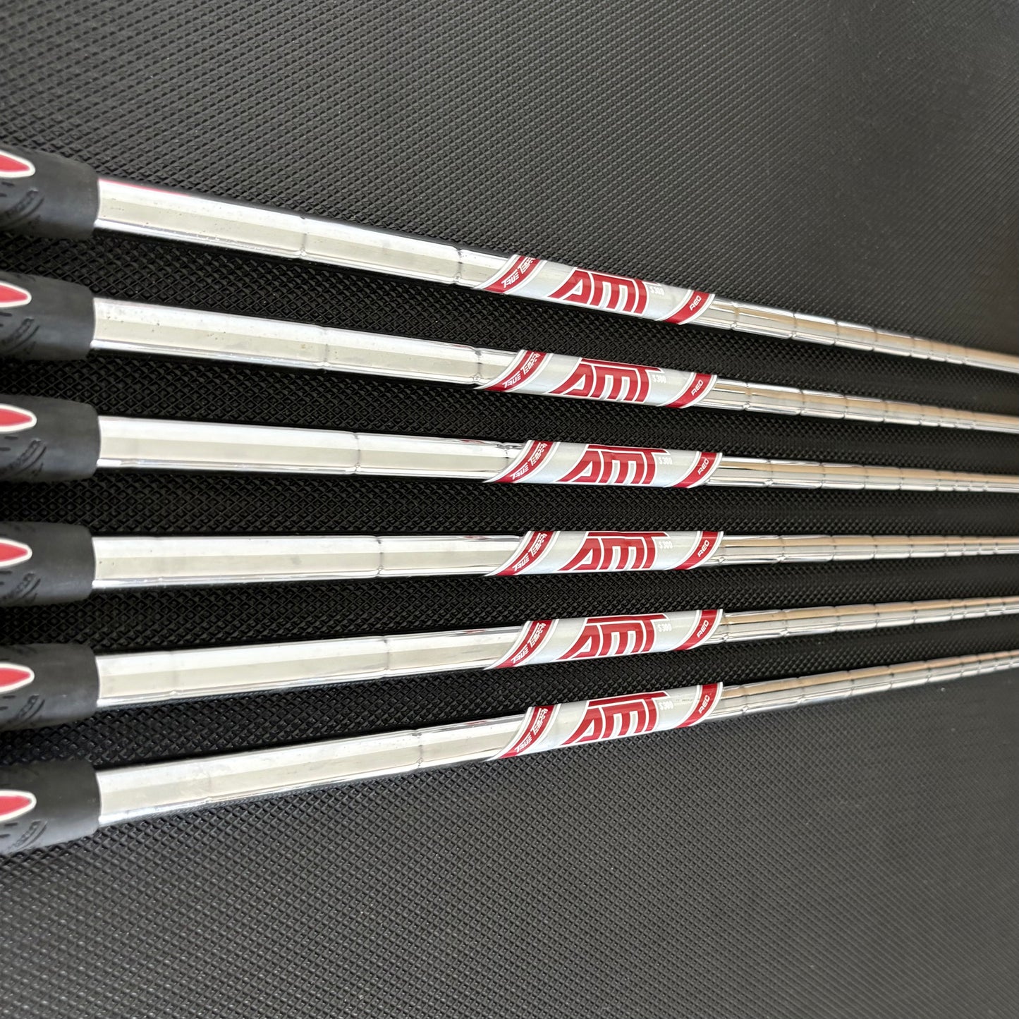 TITLEIST T300 2019 IRON SET