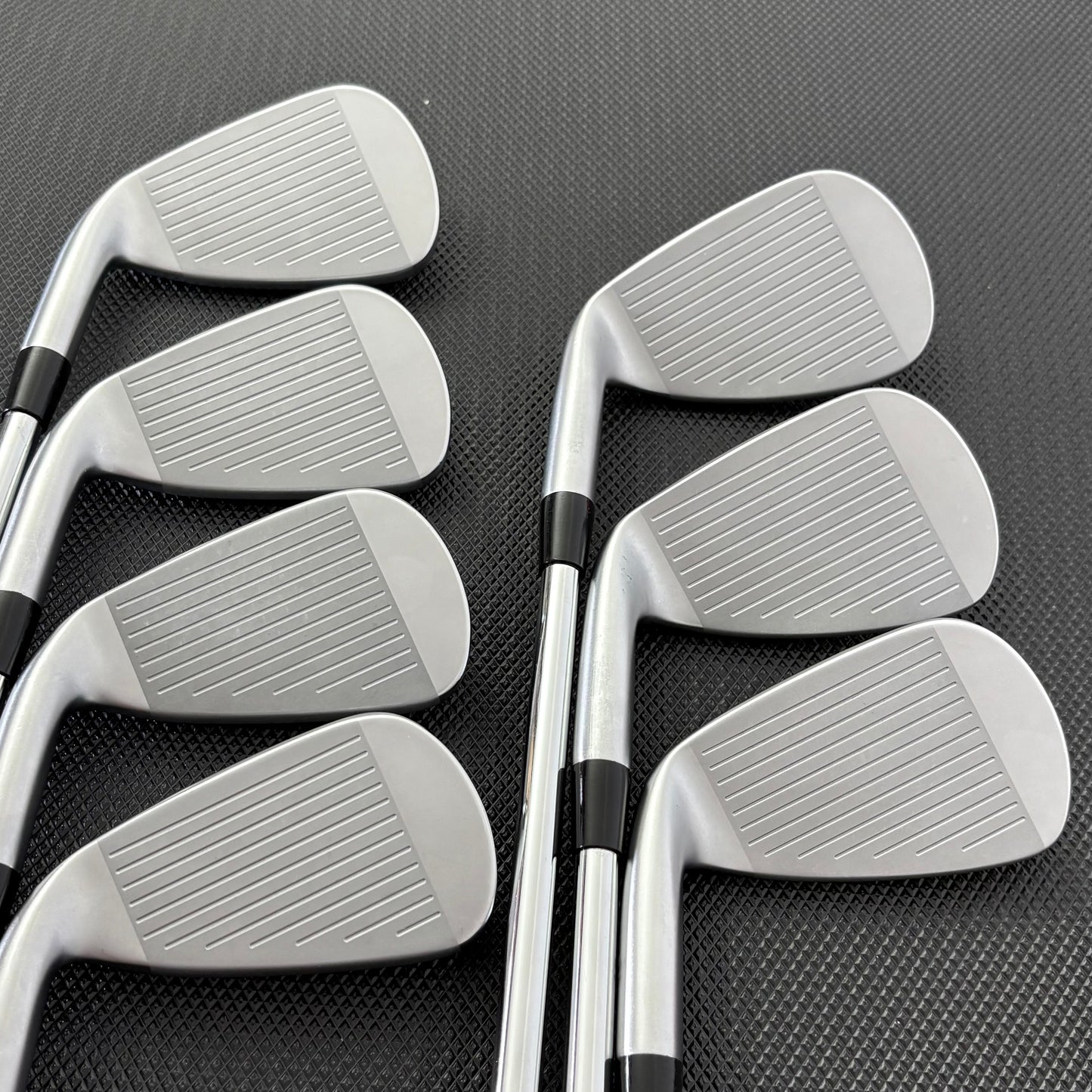 MIZUNO JPX 925 HOT METAL IRON SET
