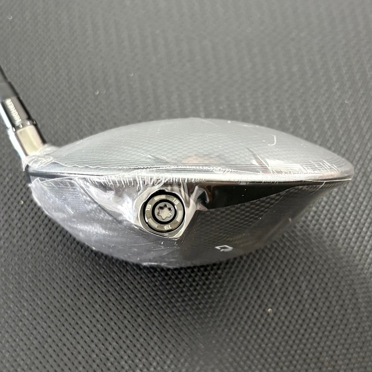 NEW TAYLORMADE QI35 DRIVER (10.5 DEGREE)