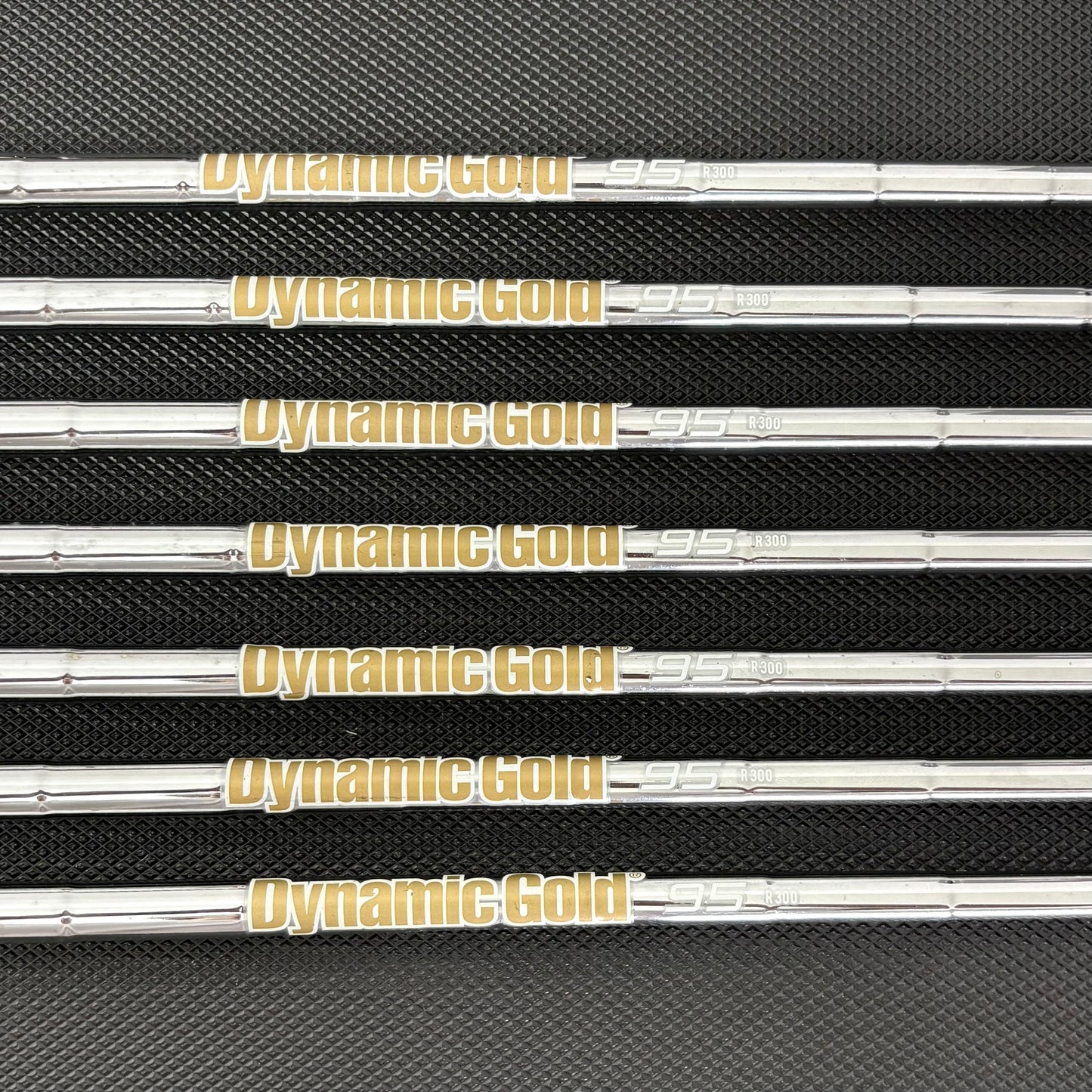 TAYLORMADE P790 2023 IRON SET