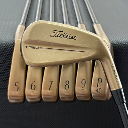 TITLEIST T250 OIL CAN IRON SET