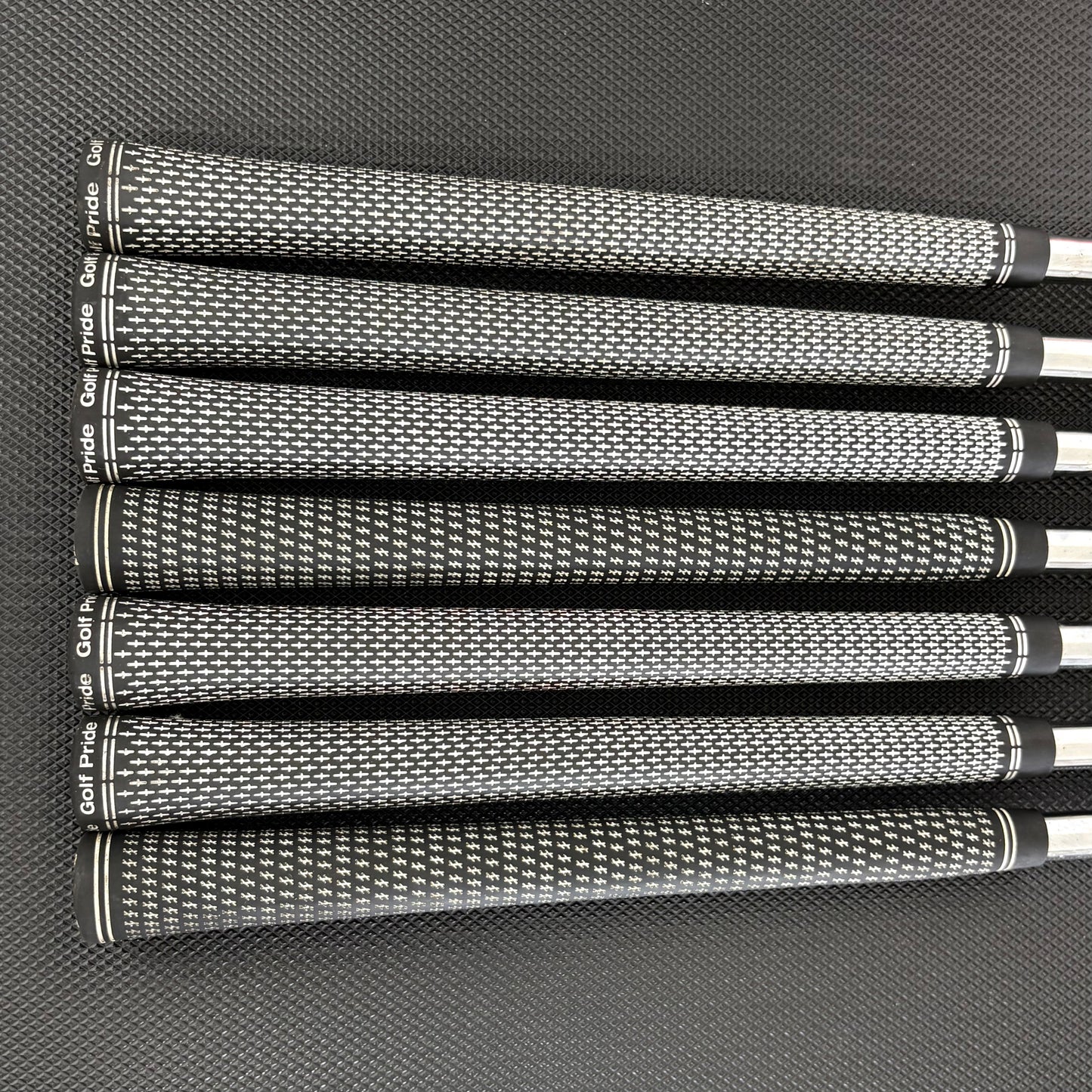 TITLEIST 714 CB IRON SET