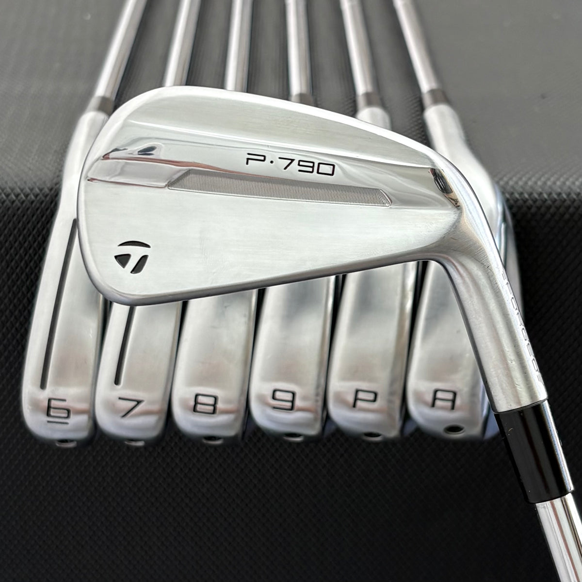 TAYLORMADE P790 2025 IRON SET