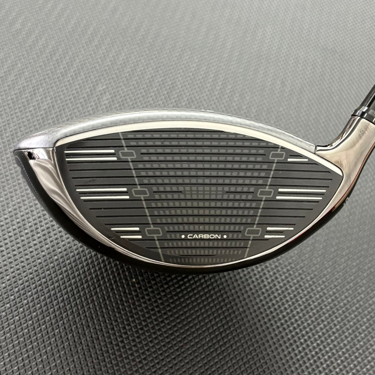 TAYLORMADE QI35 DRIVER (10.5 DEGREE) + HEADCOVER
