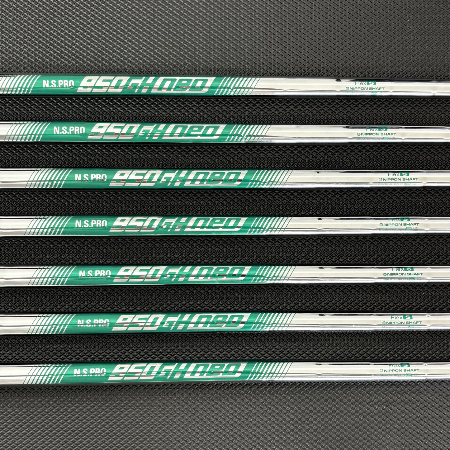 MIZUNO JPX 925 HOT METAL IRON SET