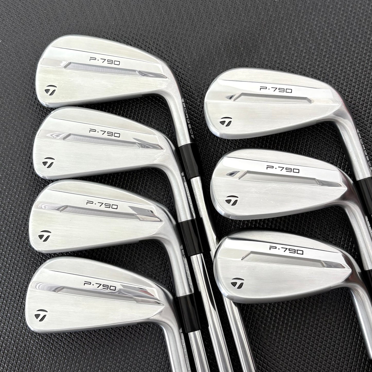 TAYLORMADE P790 2025 IRON SET