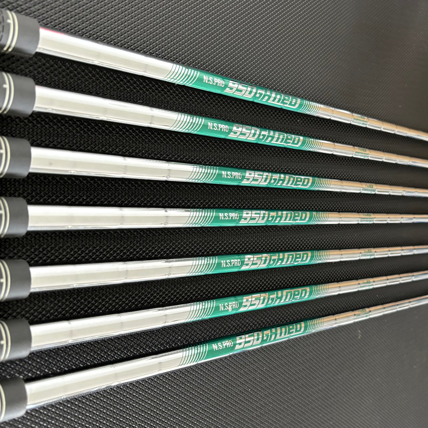 MIZUNO JPX 925 HOT METAL IRON SET