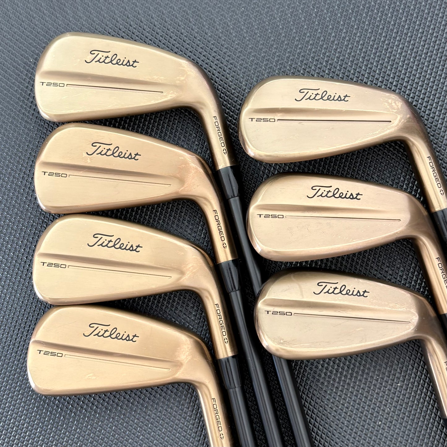 TITLEIST T250 OIL CAN IRON SET