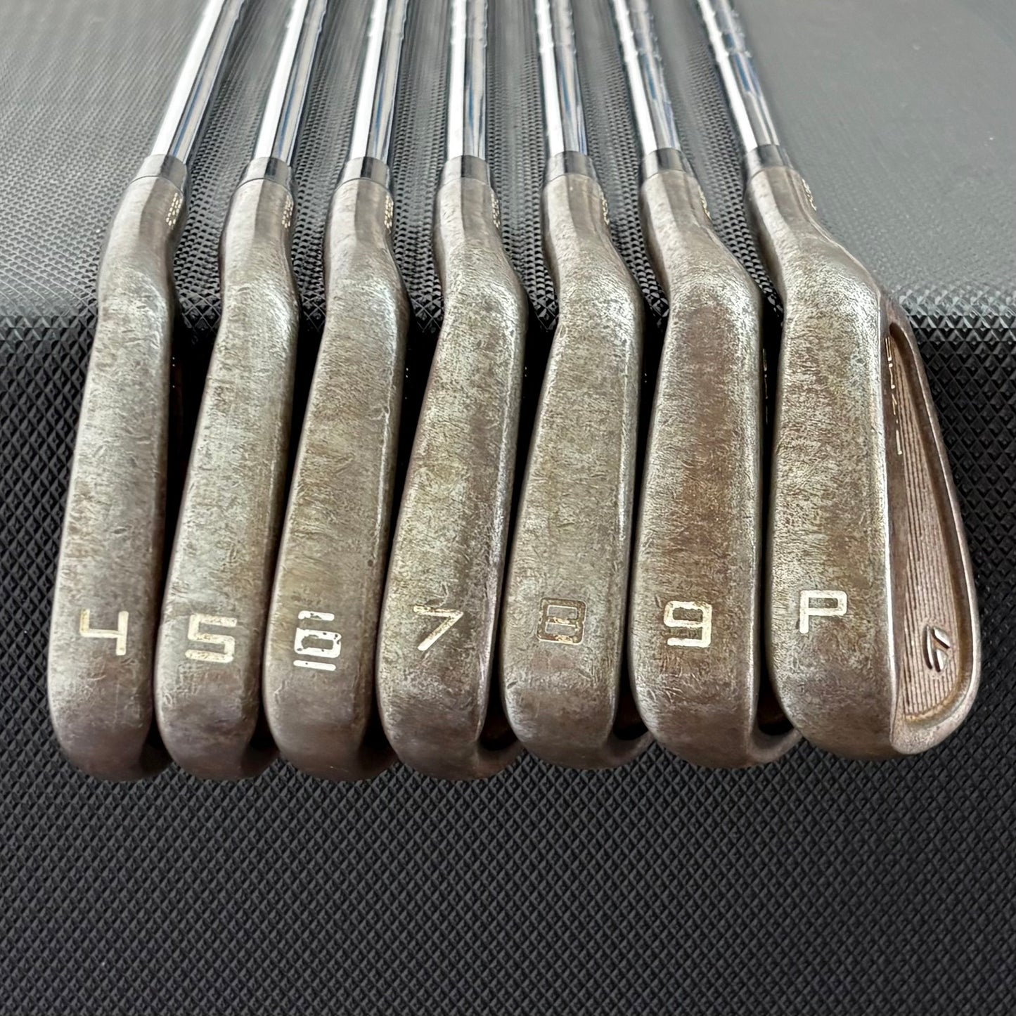 TAYLORMADE P7MC LIMITED EDITION RAW IRON SET