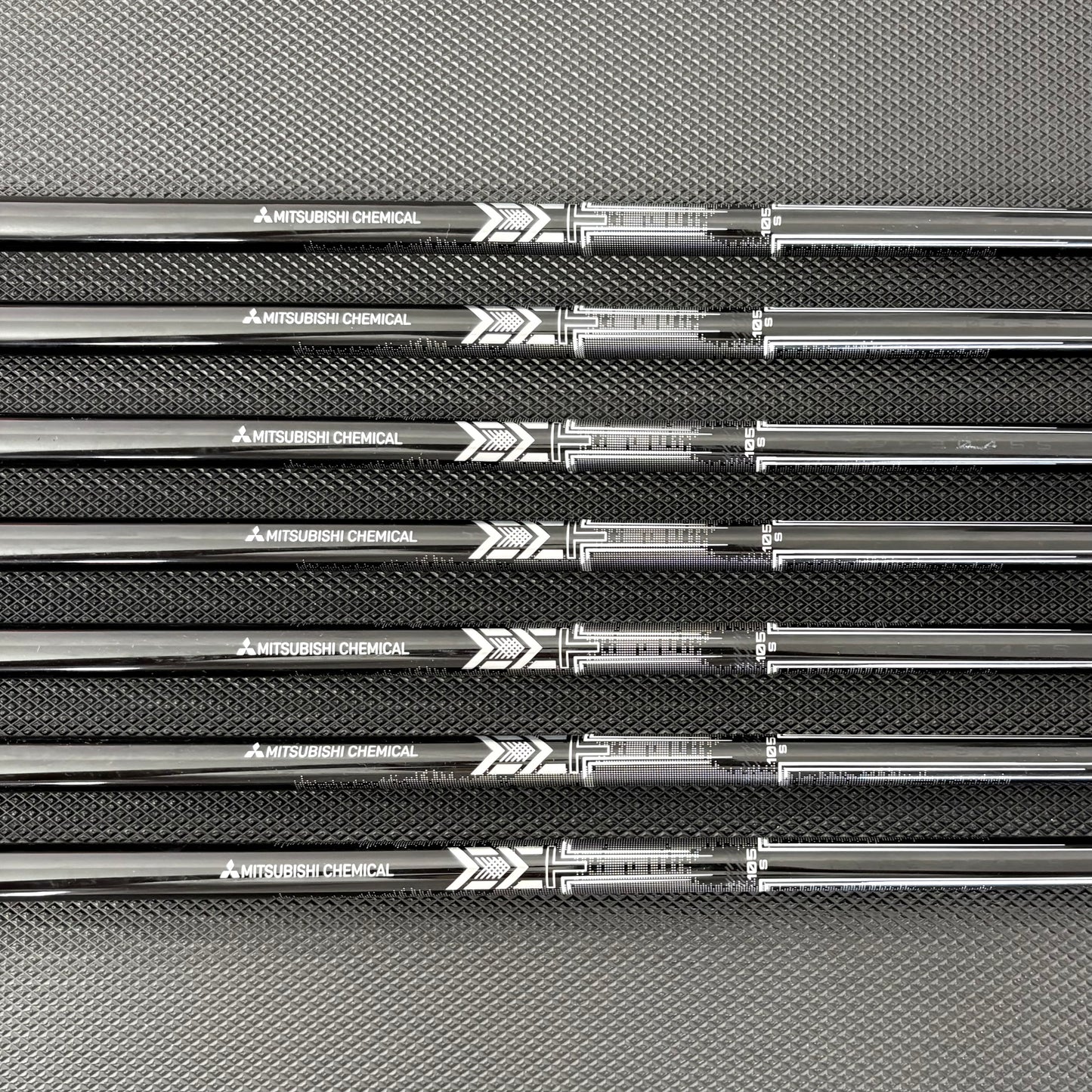 TAYLORMADE P790 BATTLE WORN IRON SET