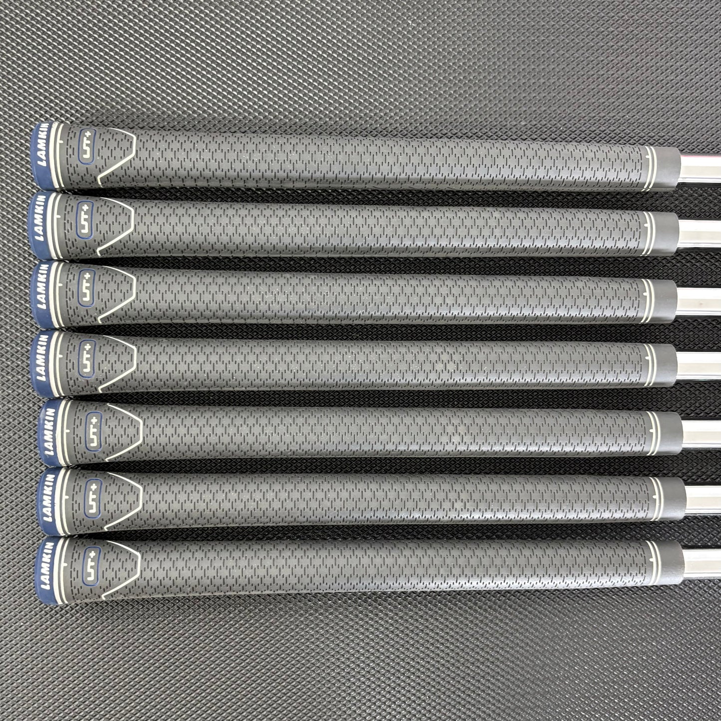 MIZUNO JPX 925 HOT METAL IRON SET