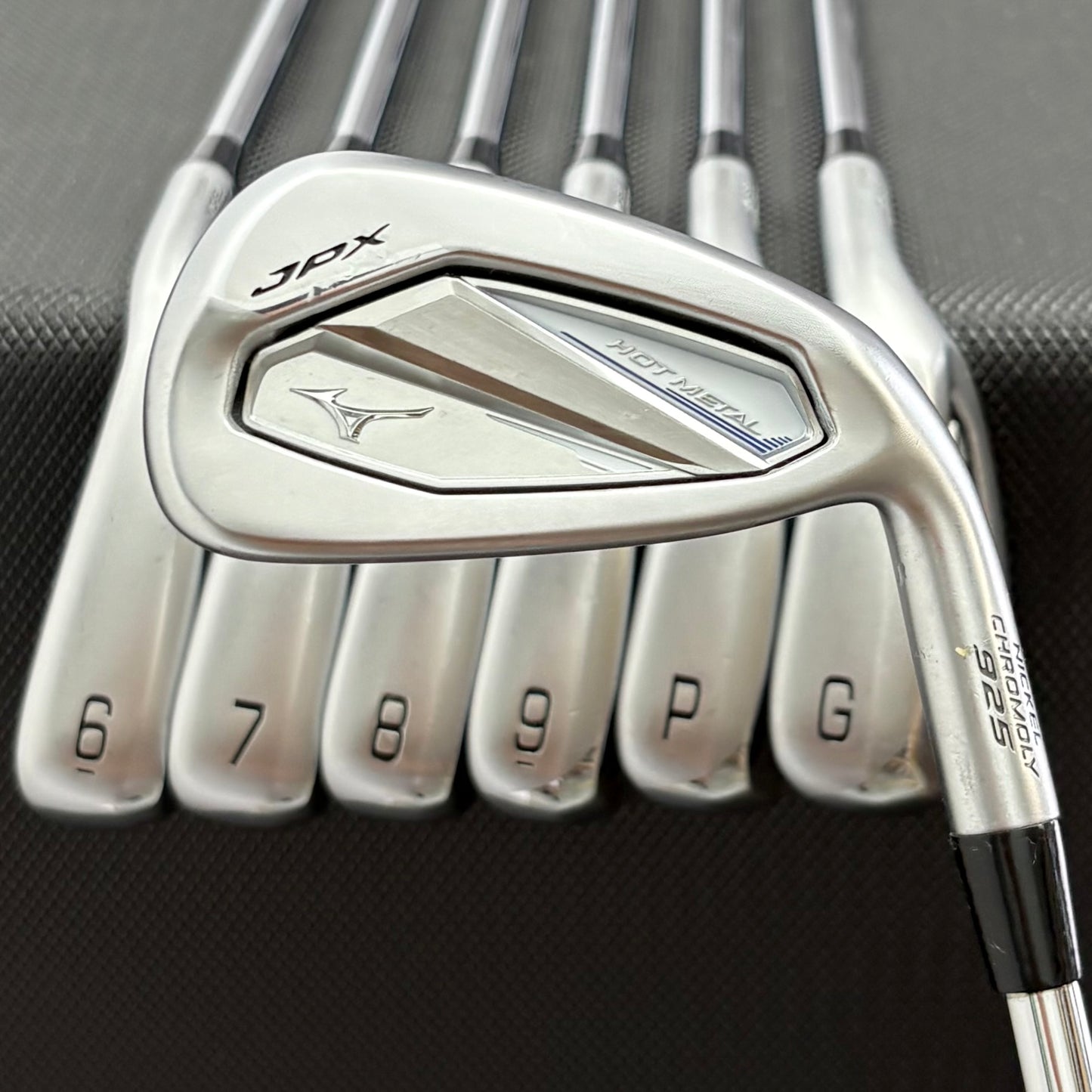 MIZUNO JPX 925 HOT METAL IRON SET