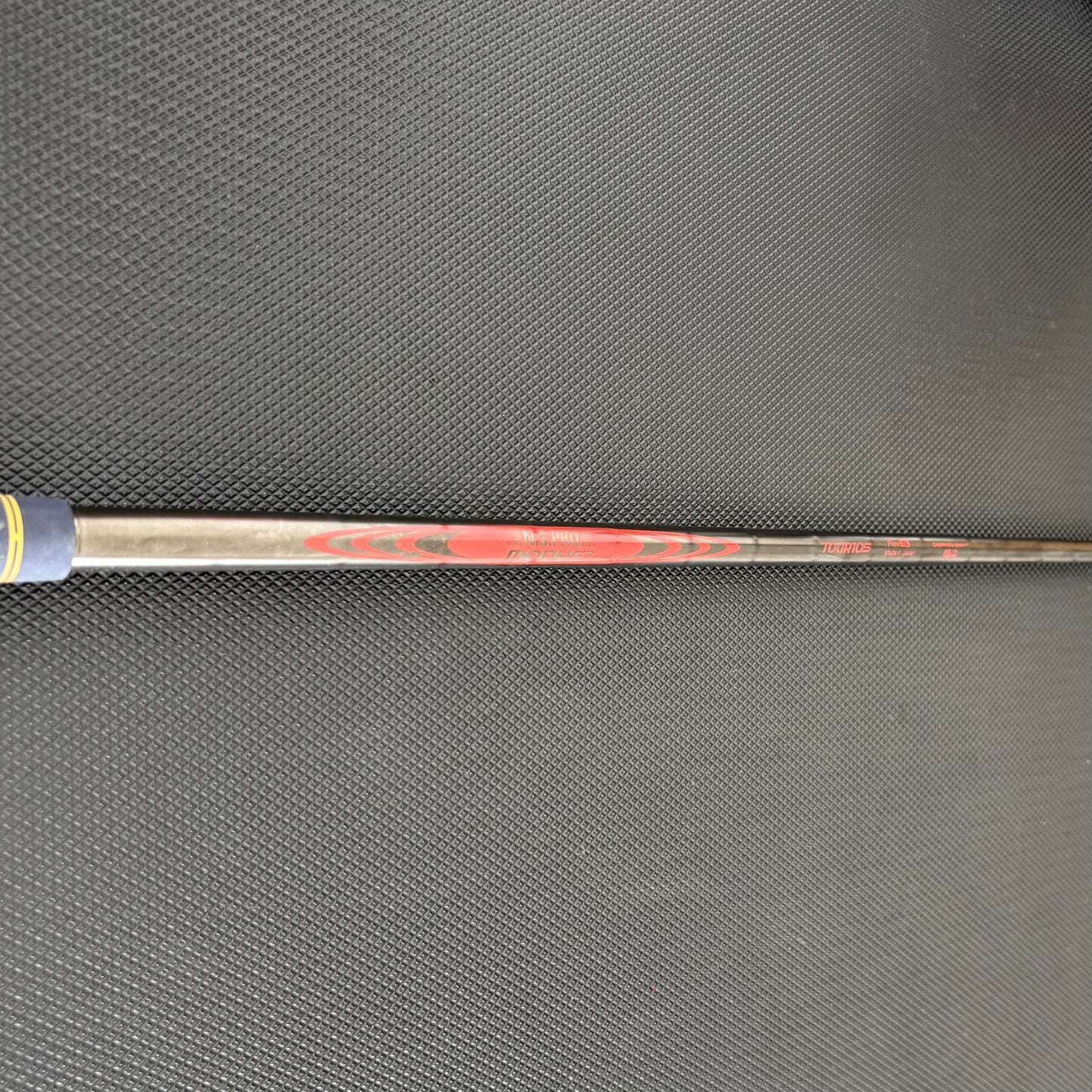 TAYLORMADE P790 RED BULL 4 IRON