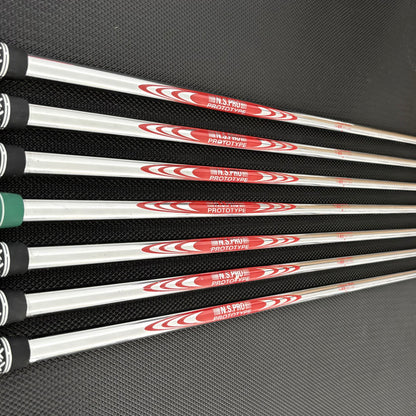 WILSON STAFF MODEL CB/BLADE COMBO IRON SET