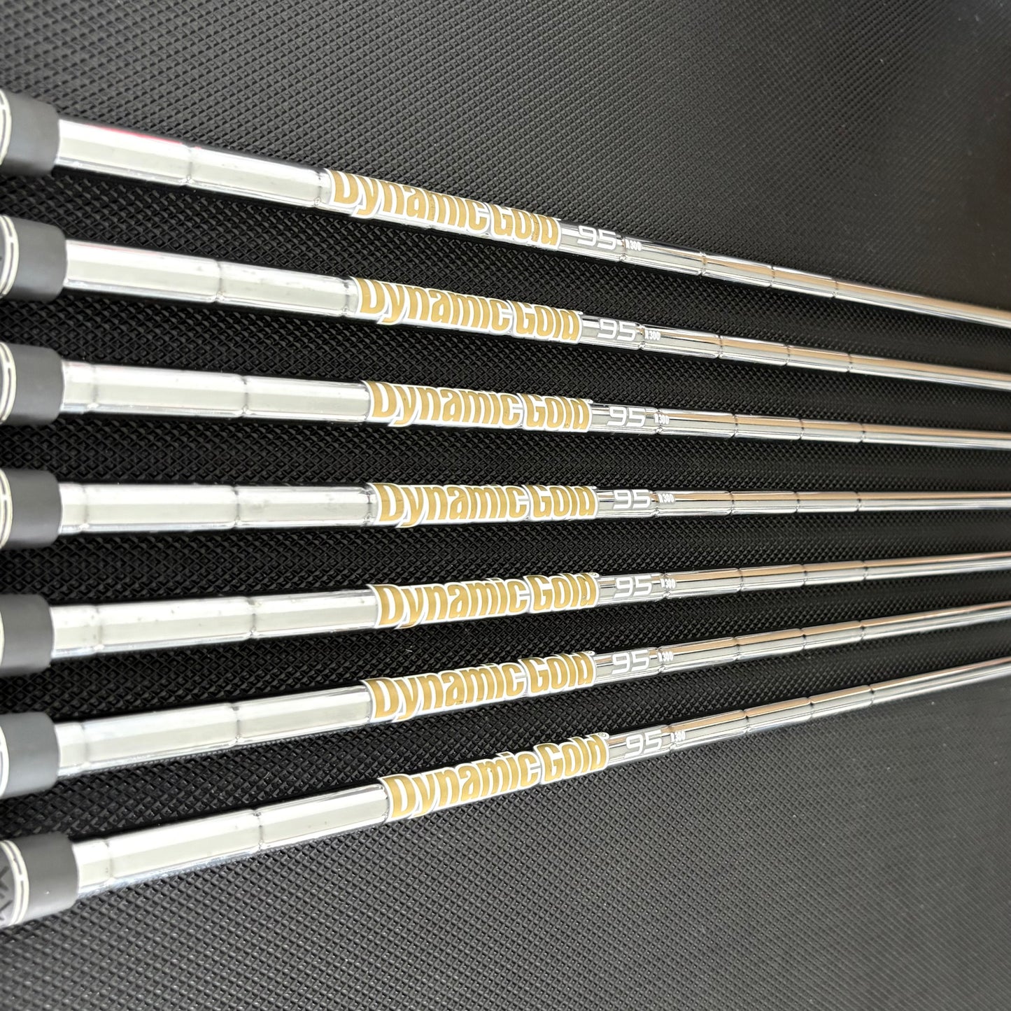 TAYLORMADE P790 2023 IRON SET