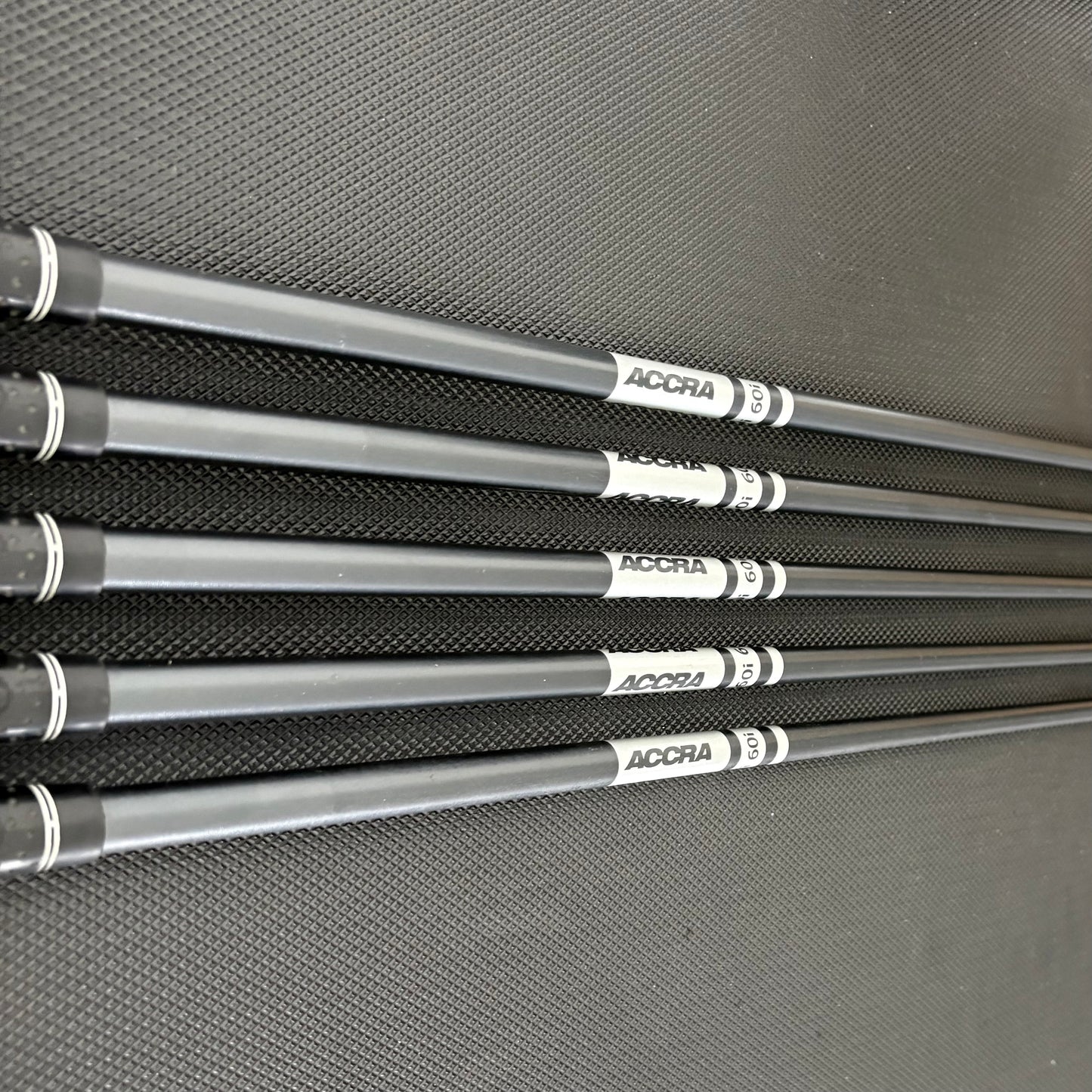 TITLEIST T300 2019 IRON SET