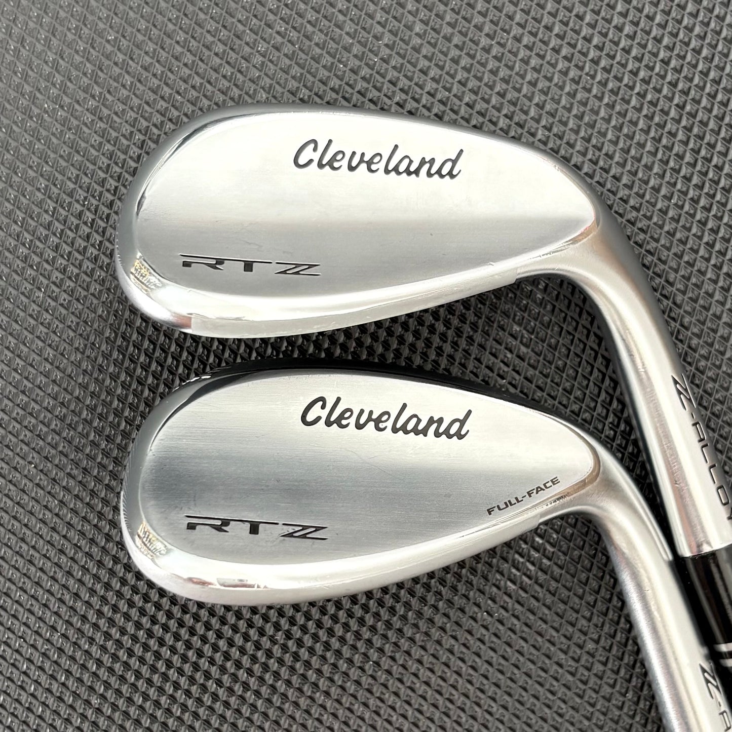CLEVELAND RTZ TOUR SATIN WEDGE SET