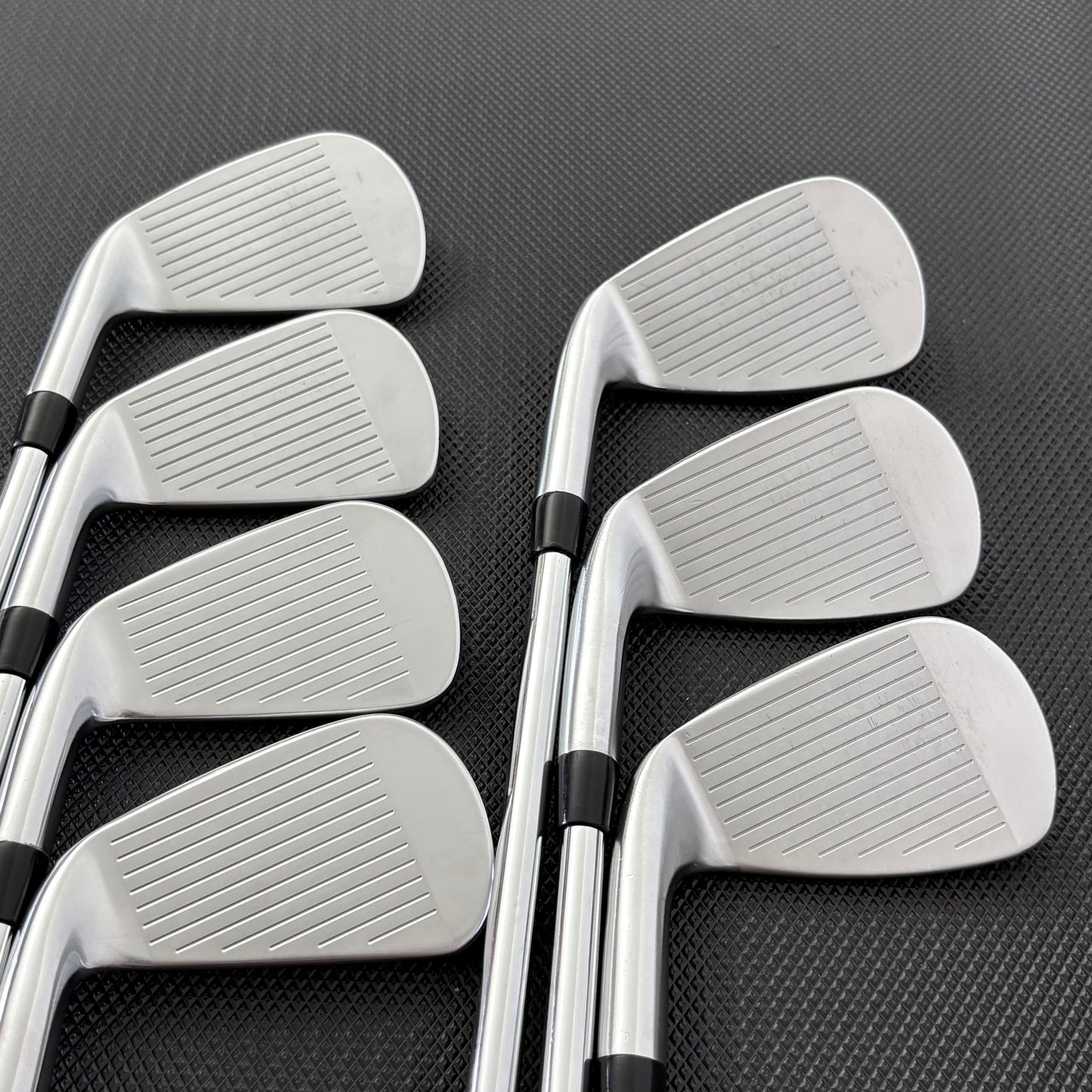 TITLEIST T200/T150 2023 COMBO IRON SET