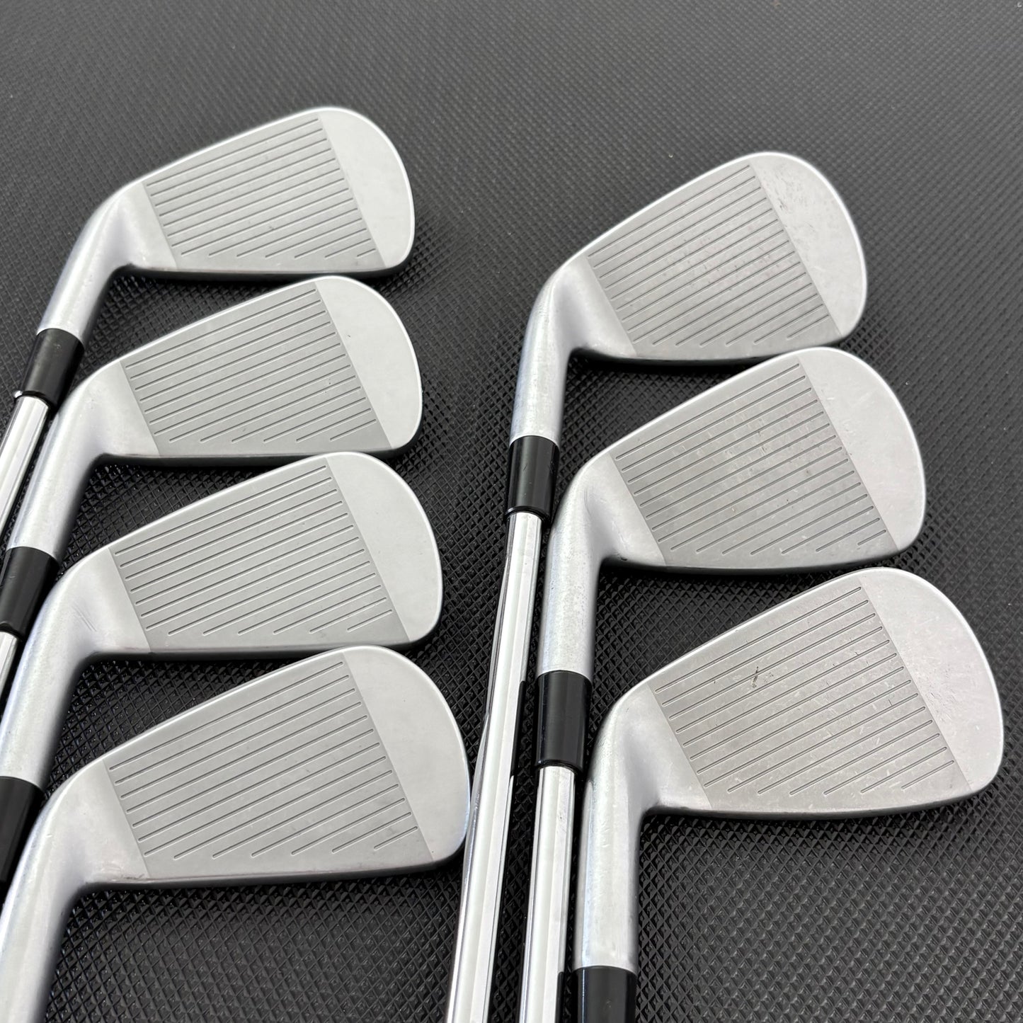 TAYLORMADE P790 2023 IRON SET