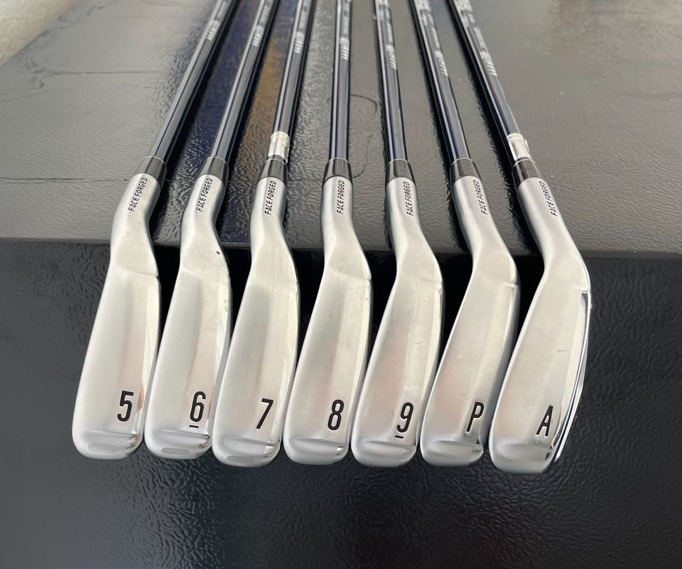 SRIXON ZX4 IRON SET