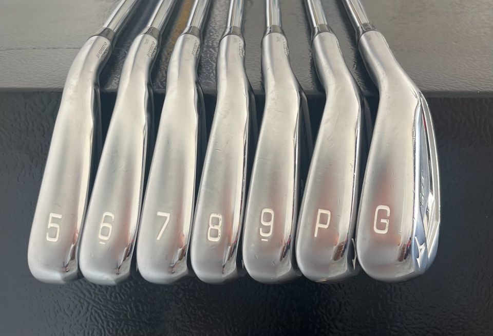 MIZUNO JPX 923 FORGED IRON SET