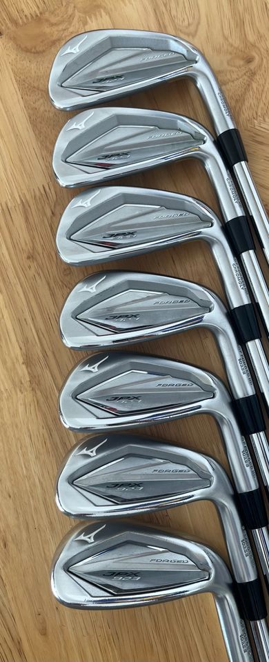 MIZUNO JPX 923 FORGED IRON SET