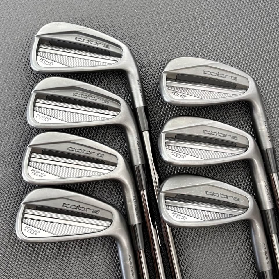 COBRA KING TOUR BLACK 2025 IRON SET
