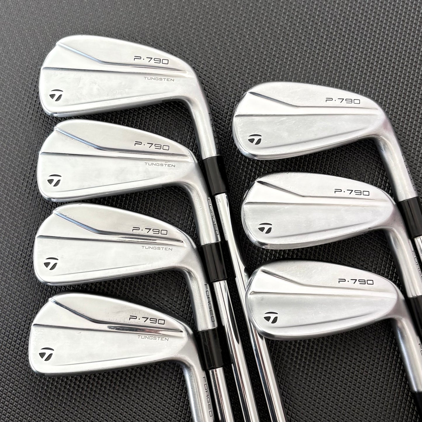 TAYLORMADE P790 2021 IRON SET