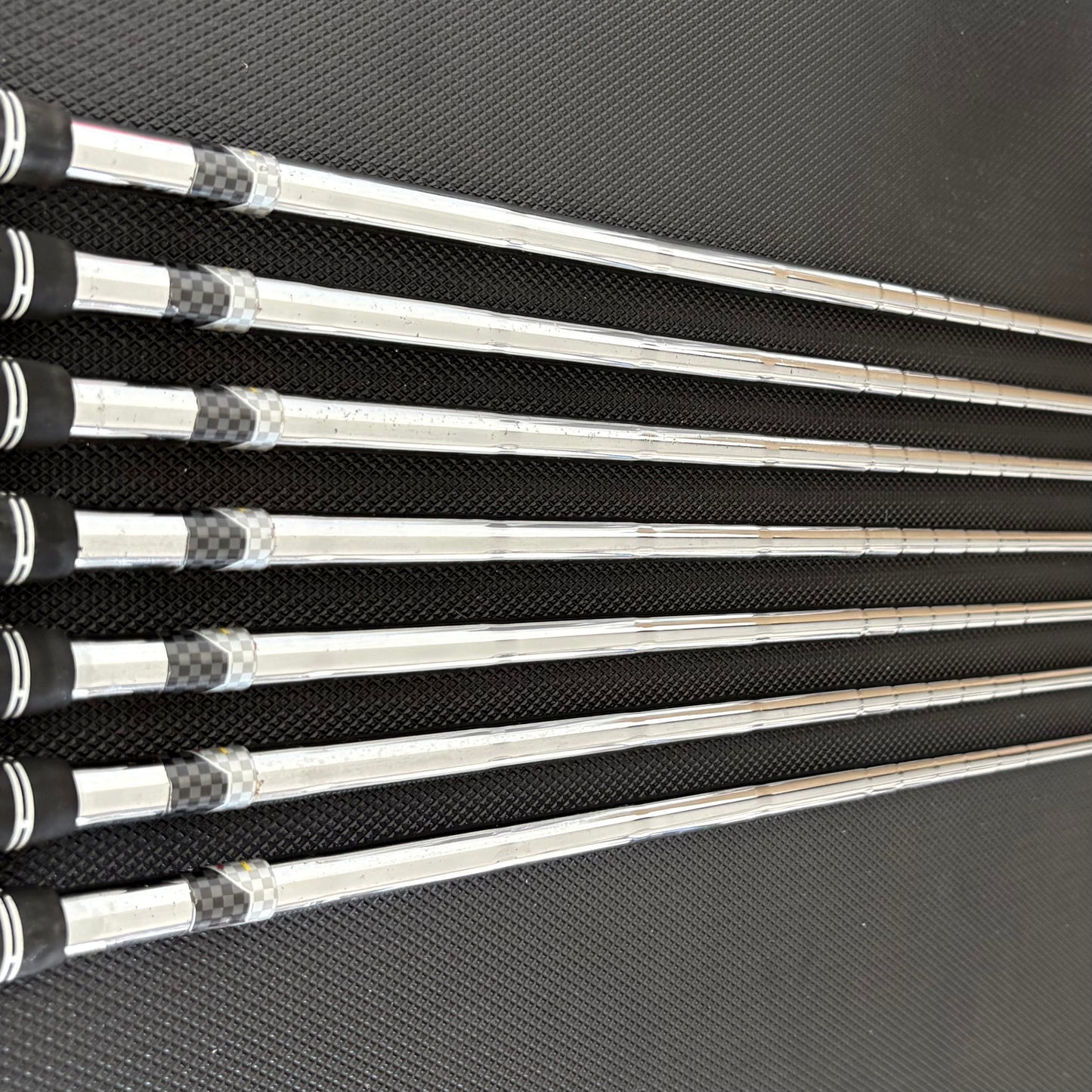LH TAYLORMADE BURNER PLUS IRON SET