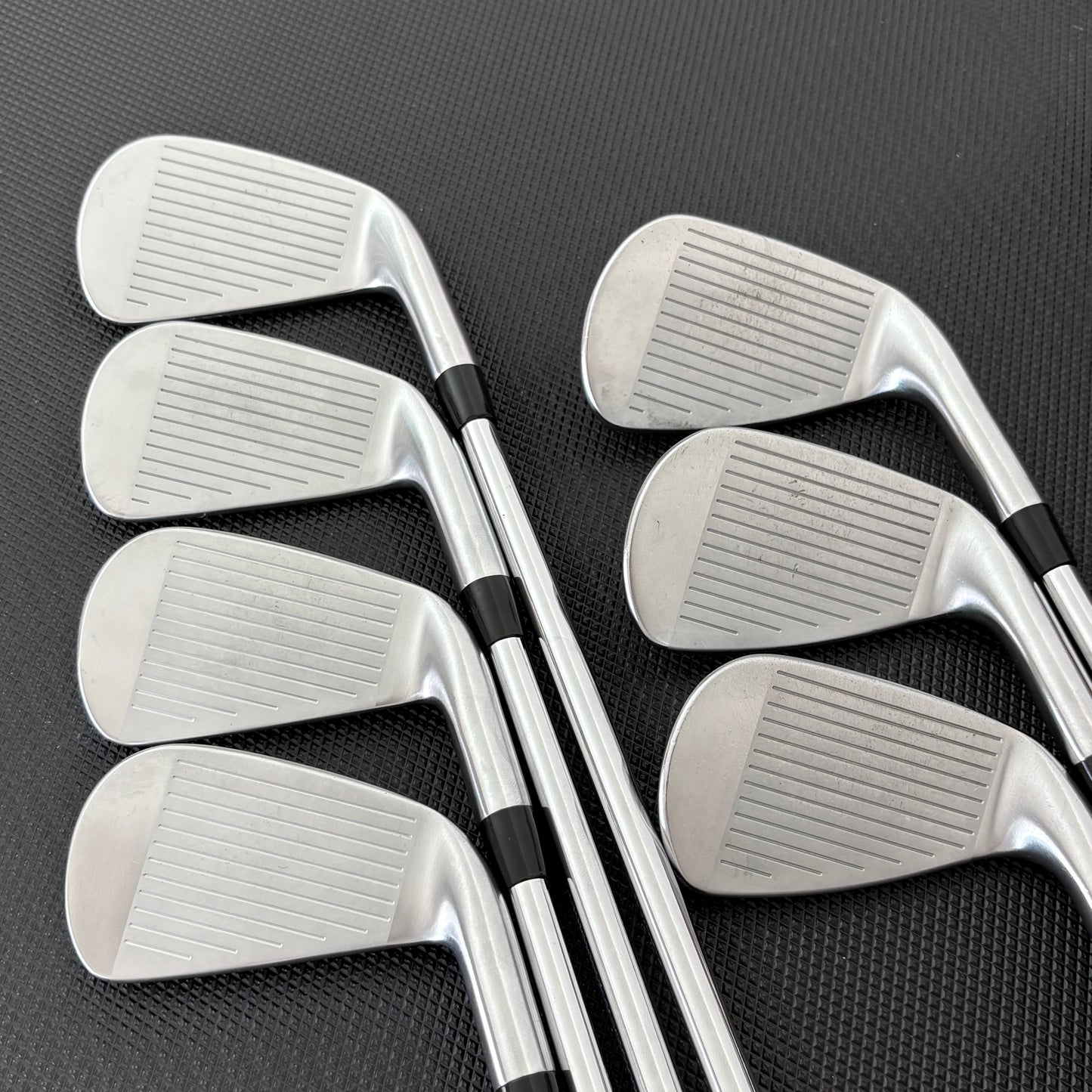 LH TITLEIST T200/T150 2023 COMBO IRON SET