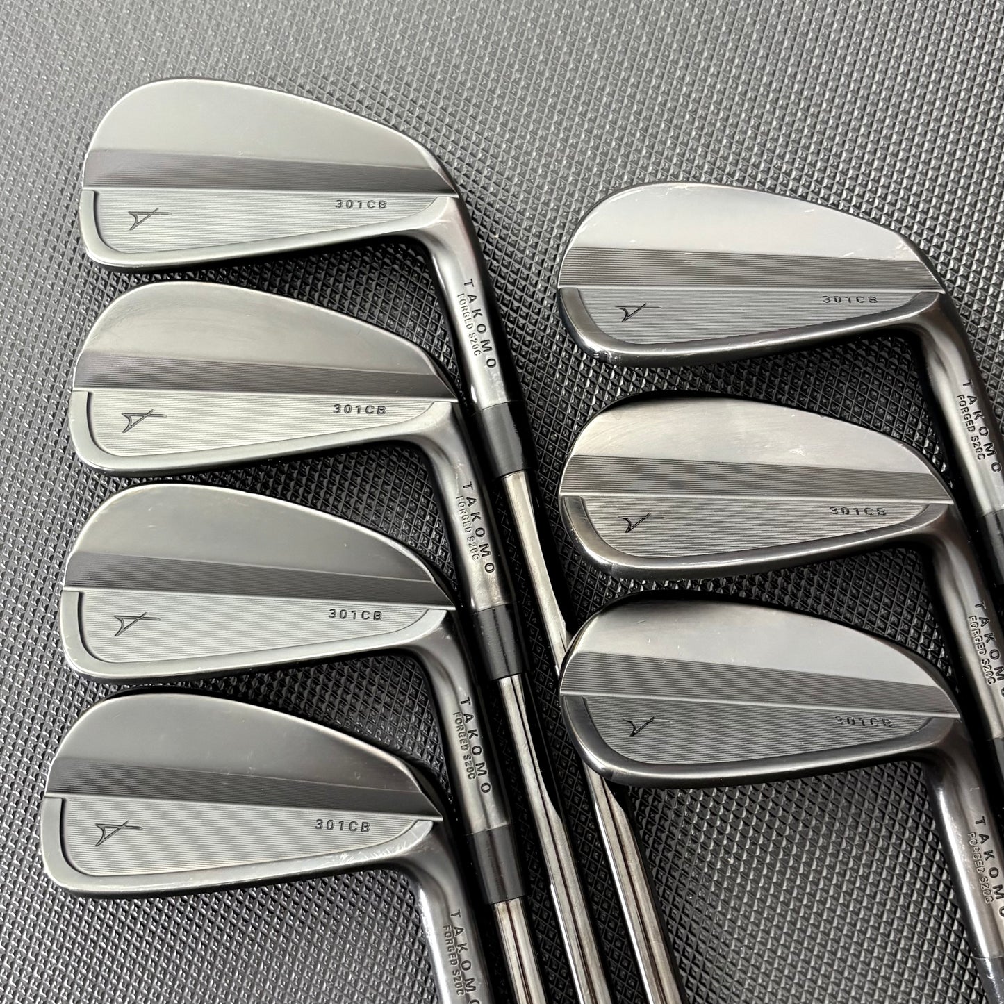 TAKOMO IRON 301 CB GIFT OF DARKNESS IRON SET