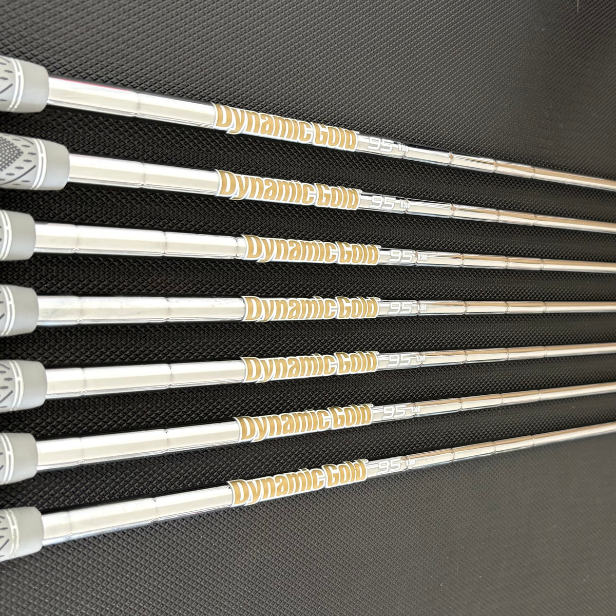 MIZUNO JPX 925 HOT METAL HL IRON SET