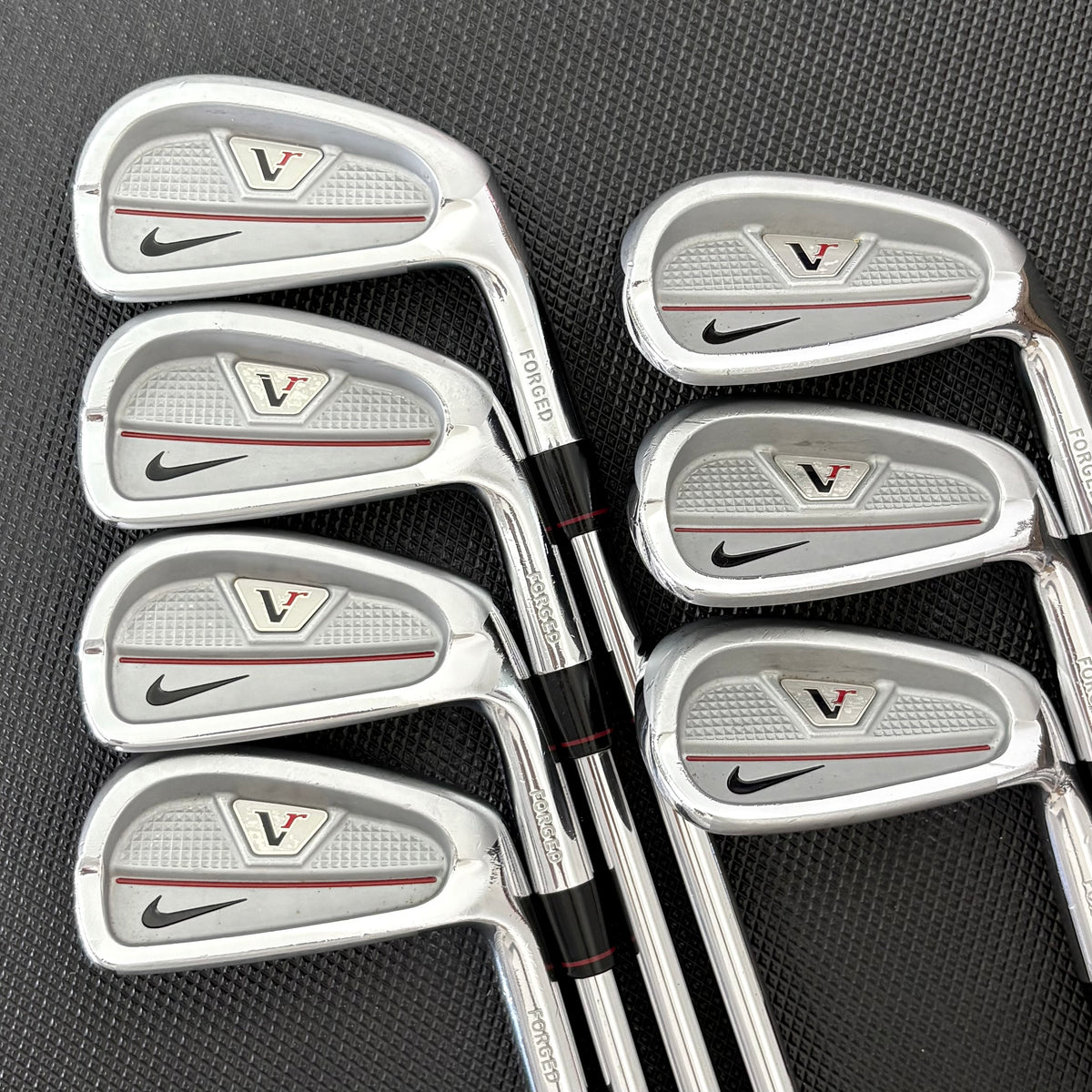 NIKE VR SPLIT CAVITY IRON SET