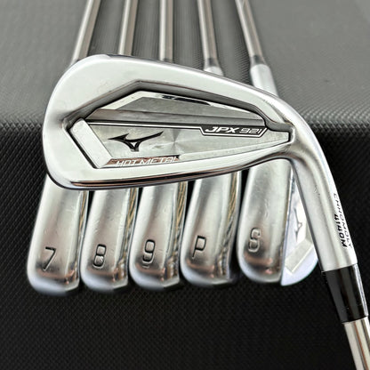 MIZUNO JPX 921 HOT METAL IRON SET