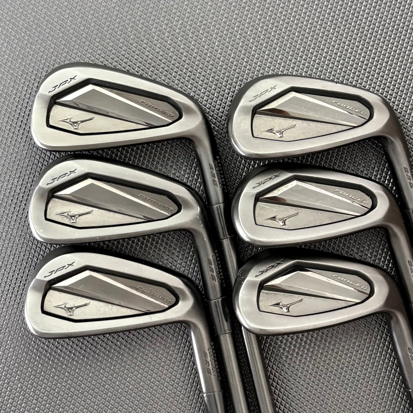 MIZUNO JPX 925 FORGED BLACK IRON SET