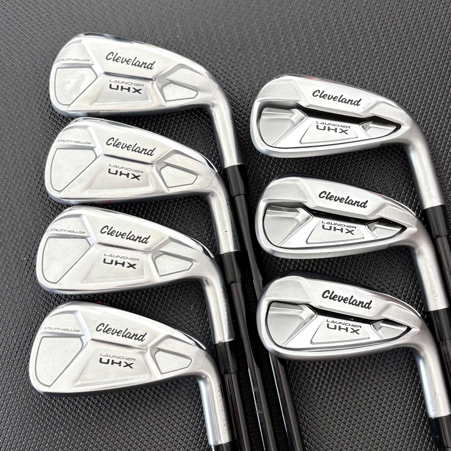 CLEVELAND LAUNCHER UHX IRON SET