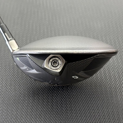 TAYLORMADE QI35 DRIVER (10.5 DEGREE) + HEADCOVER