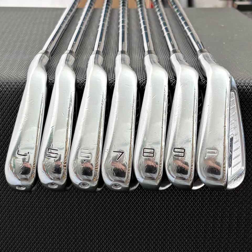 TAYLORMADE P760 IRON SET