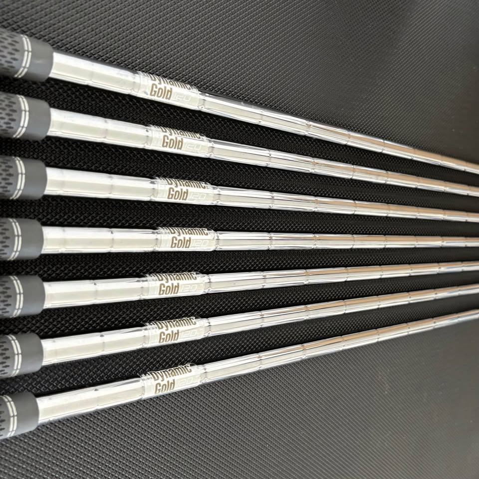 TAYLORMADE P760 IRON SET
