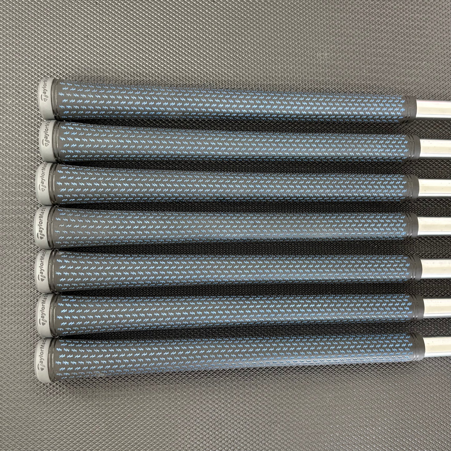 TAYLORMADE QI IRON SET